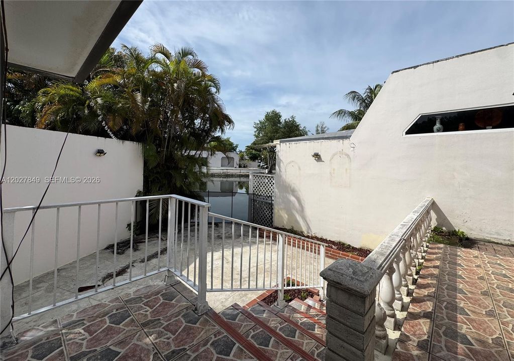 For Rent: $3,475 (3 beds, 2 baths, 1333 Square Feet)