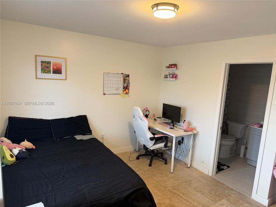 For Rent: $2,400 (2 beds, 2 baths, 1000 Square Feet)
