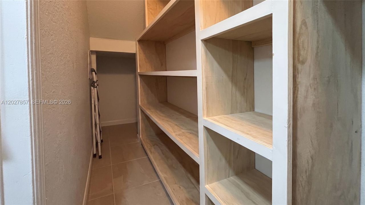 В аренду: $2,500 (3 спален, 3 ванн, 1280 Квадратных фут)