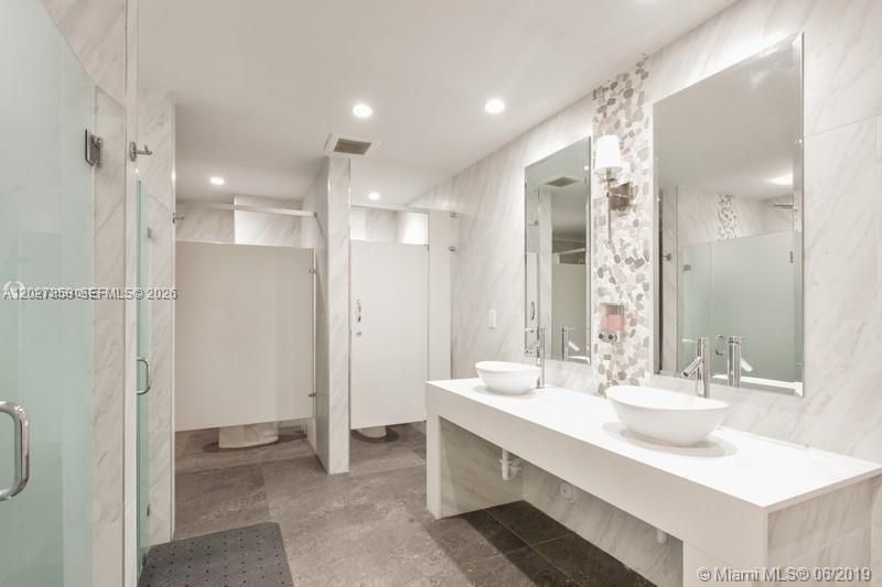 For Rent: $2,200 (1 beds, 1 baths, 582 Square Feet)