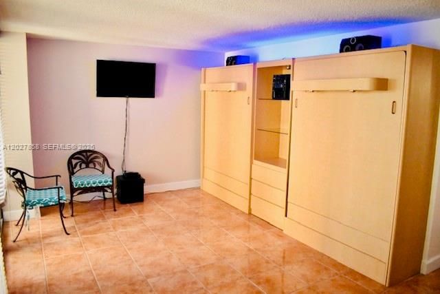 For Rent: $2,200 (1 beds, 1 baths, 582 Square Feet)