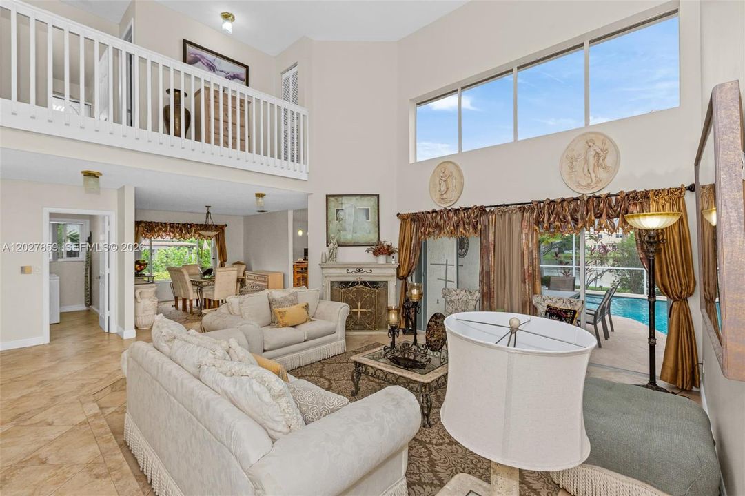 Active With Contract: $950,000 (4 beds, 3 baths, 2476 Square Feet)