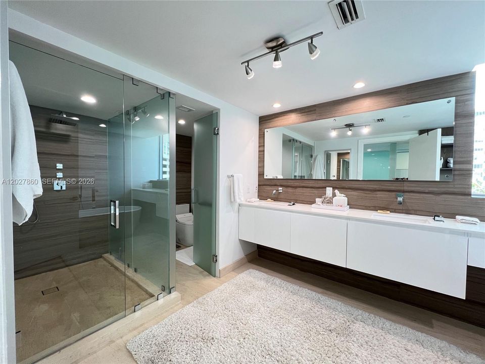 For Rent: $36,000 (3 beds, 3 baths, 2700 Square Feet)