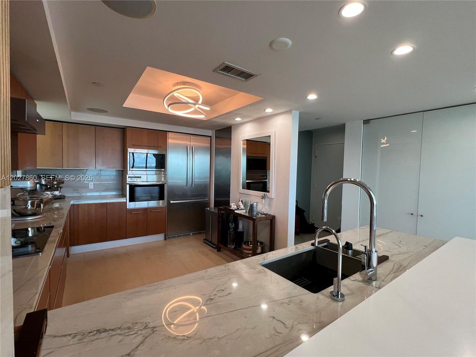 For Rent: $36,000 (3 beds, 3 baths, 2700 Square Feet)