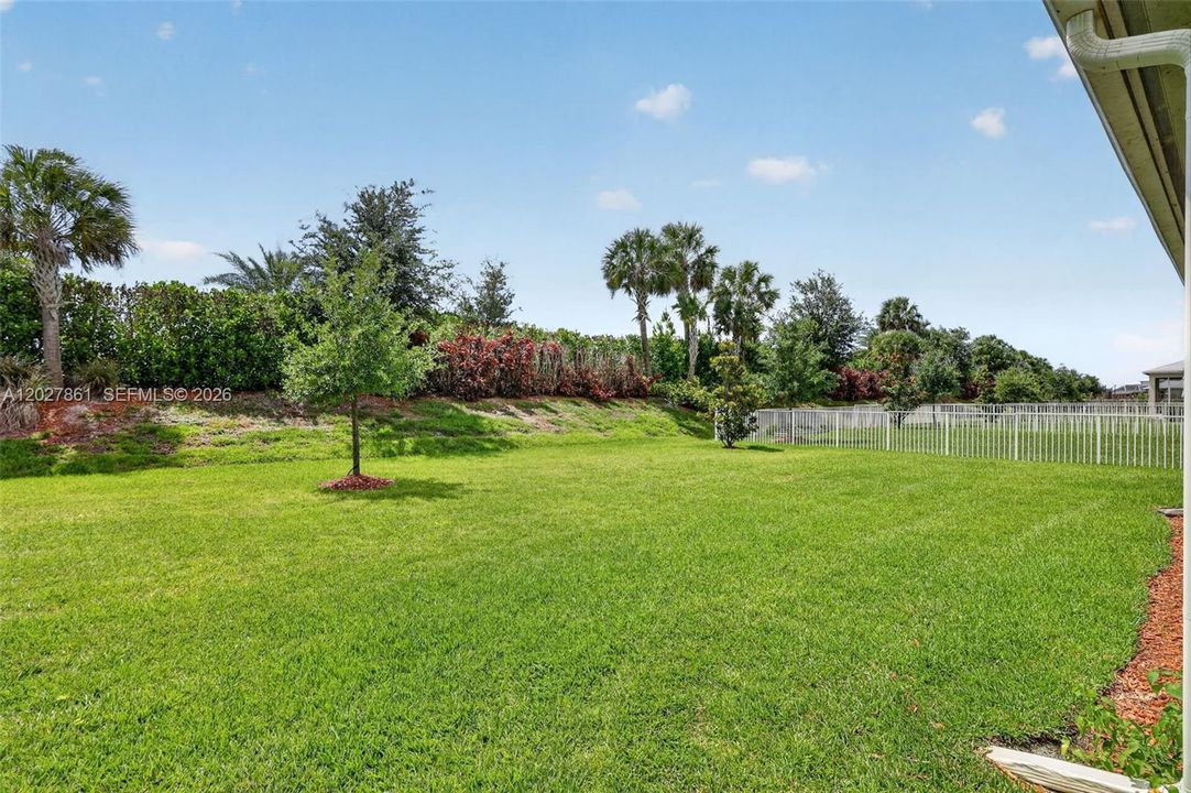 For Sale: $564,900 (5 beds, 4 baths, 2896 Square Feet)
