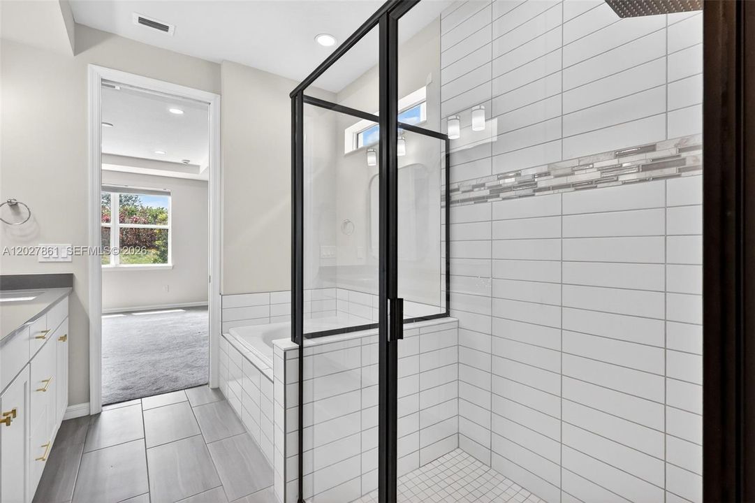 For Sale: $564,900 (5 beds, 4 baths, 2896 Square Feet)