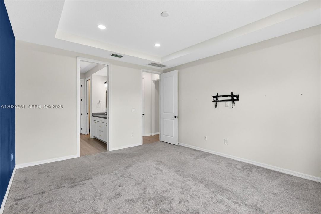 For Sale: $564,900 (5 beds, 4 baths, 2896 Square Feet)