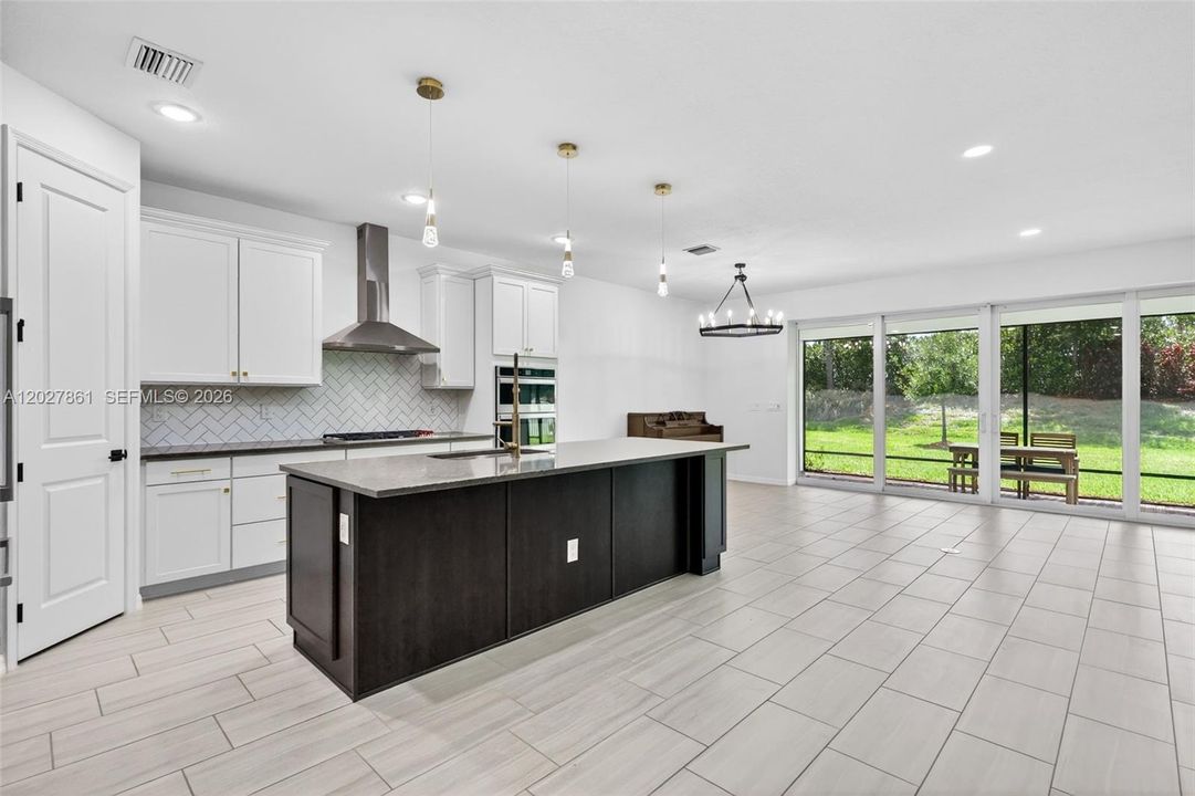 For Sale: $564,900 (5 beds, 4 baths, 2896 Square Feet)
