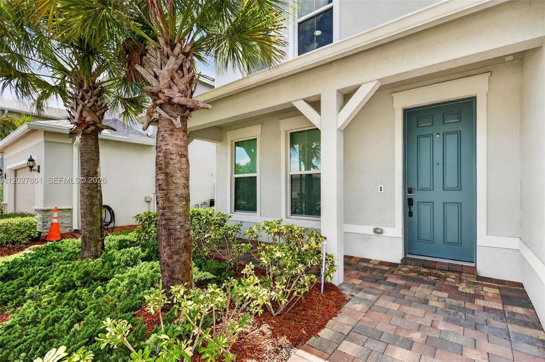 For Sale: $564,900 (5 beds, 4 baths, 2896 Square Feet)