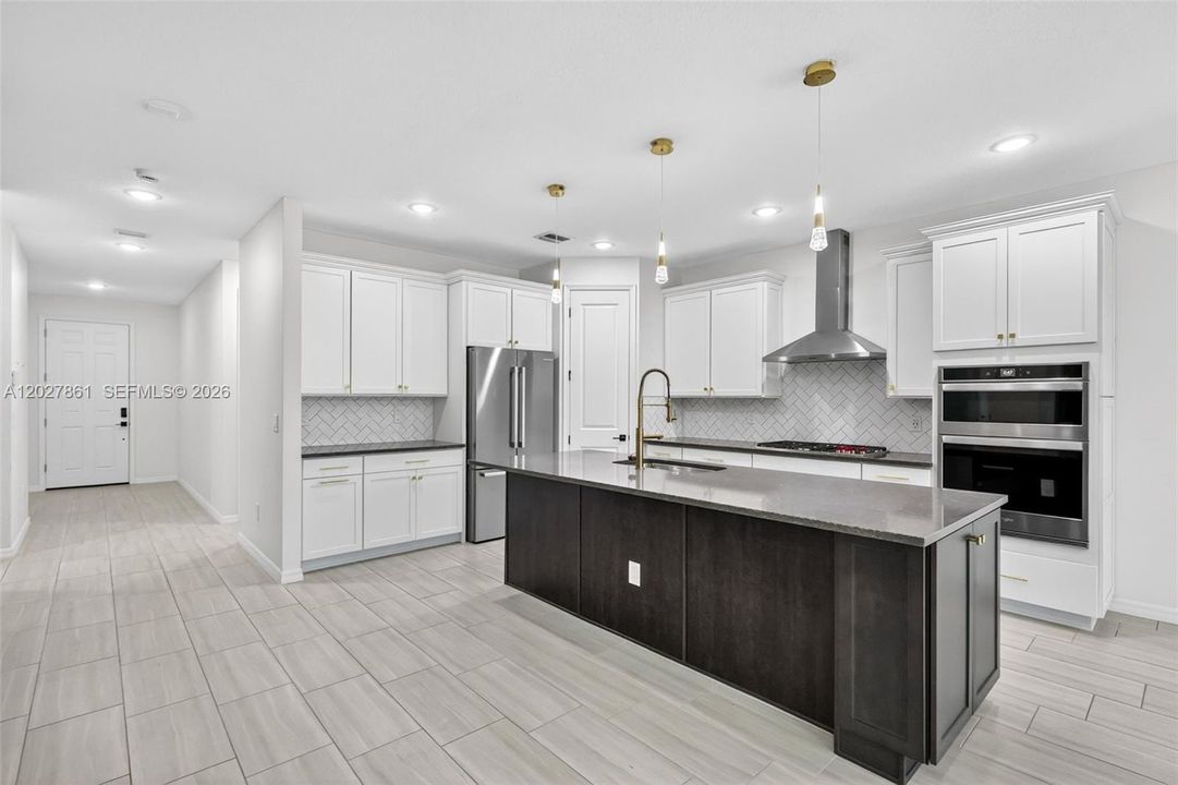 For Sale: $564,900 (5 beds, 4 baths, 2896 Square Feet)