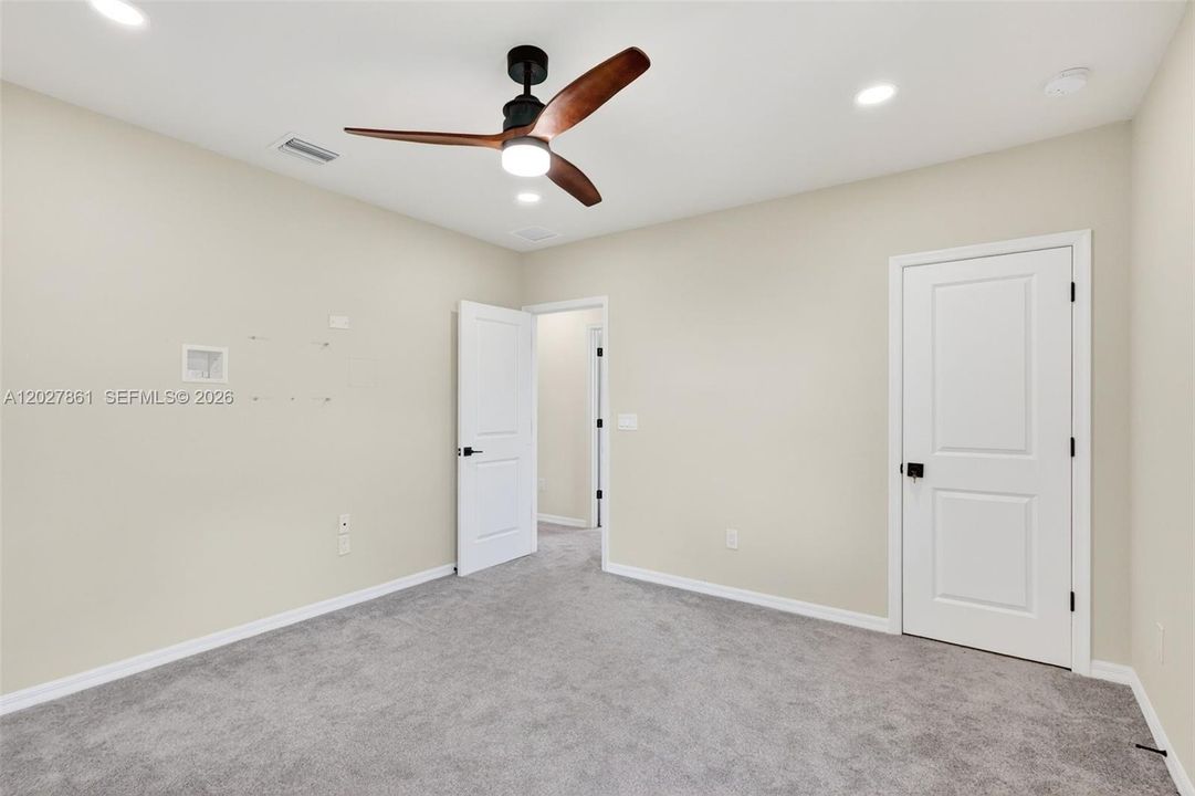 For Sale: $564,900 (5 beds, 4 baths, 2896 Square Feet)