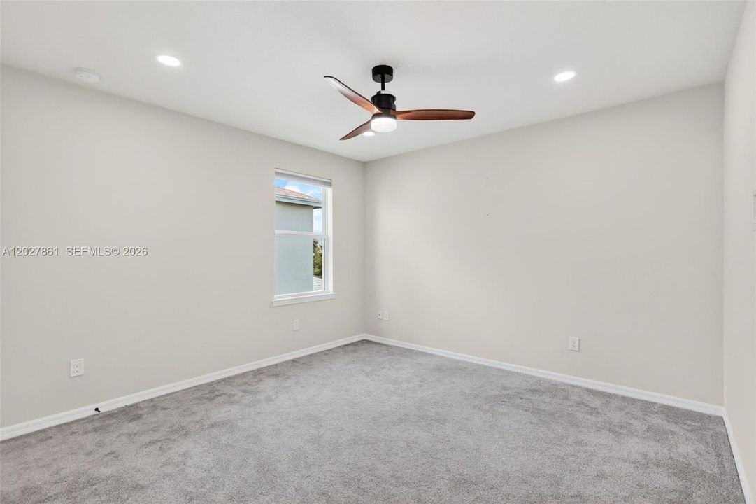For Sale: $564,900 (5 beds, 4 baths, 2896 Square Feet)