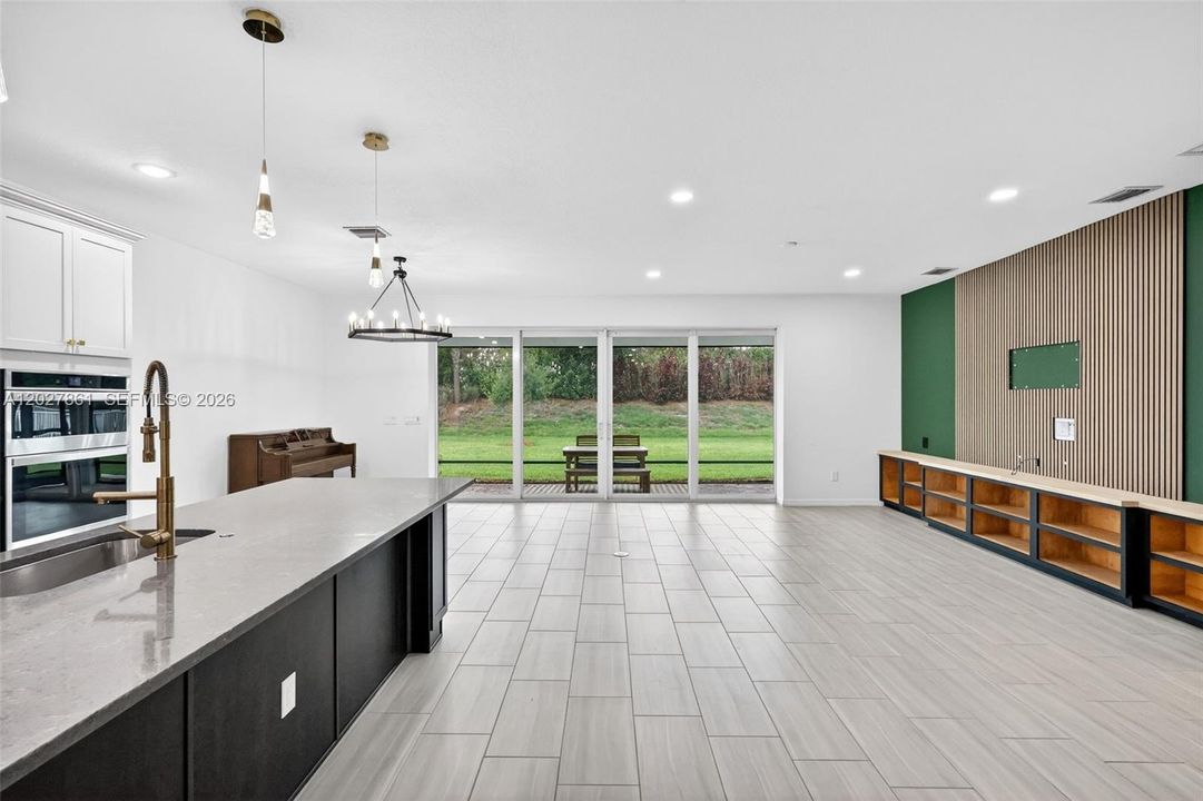 For Sale: $564,900 (5 beds, 4 baths, 2896 Square Feet)