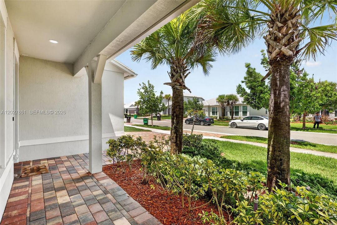 For Sale: $564,900 (5 beds, 4 baths, 2896 Square Feet)