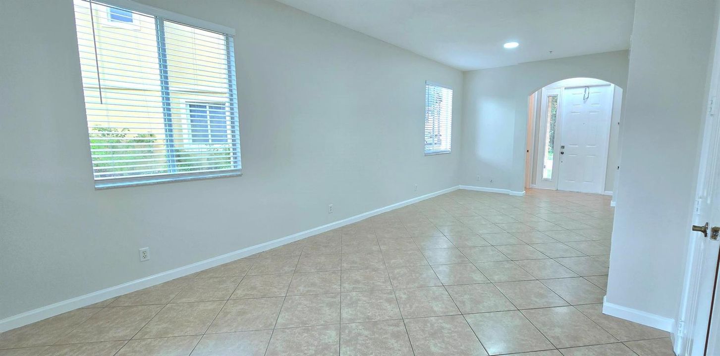 Long view Living room towards front