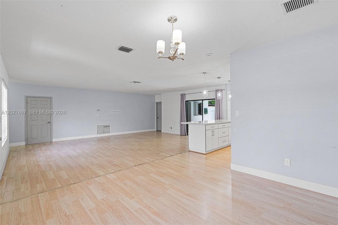 For Sale: $699,900 (4 beds, 3 baths, 2133 Square Feet)