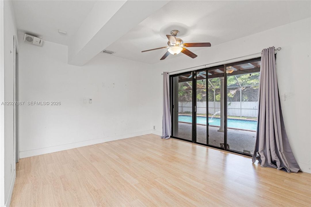 For Sale: $699,900 (4 beds, 3 baths, 2133 Square Feet)