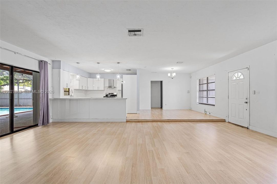 For Sale: $699,900 (4 beds, 3 baths, 2133 Square Feet)