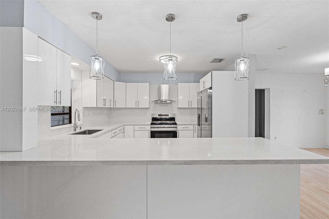 For Sale: $699,900 (4 beds, 3 baths, 2133 Square Feet)