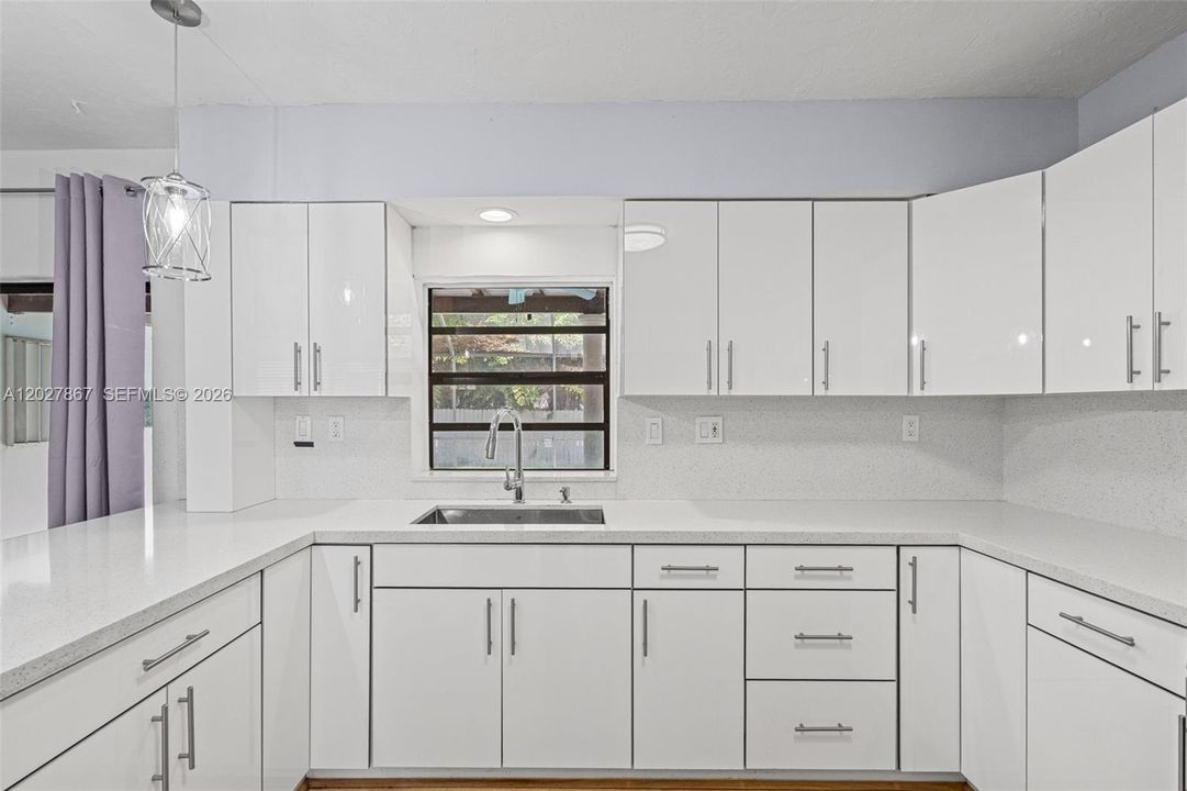 For Sale: $699,900 (4 beds, 3 baths, 2133 Square Feet)