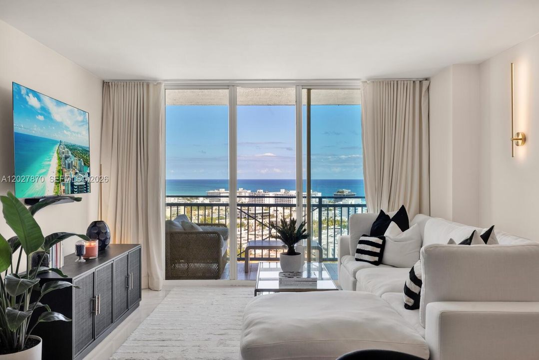 For Sale: $870,000 (1 beds, 1 baths, 740 Square Feet)