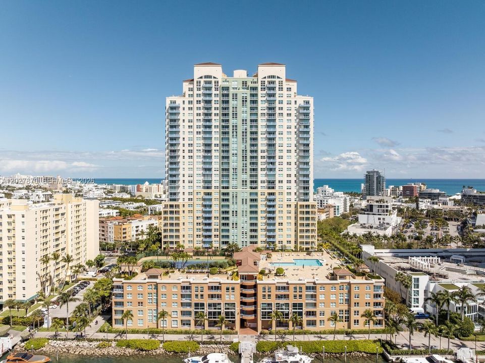 For Sale: $870,000 (1 beds, 1 baths, 740 Square Feet)