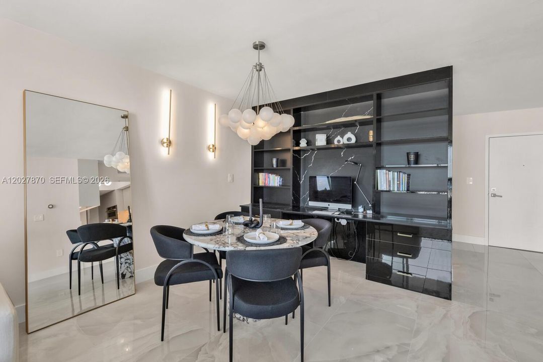 For Sale: $870,000 (1 beds, 1 baths, 740 Square Feet)