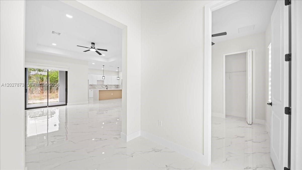 For Sale: $364,900 (4 beds, 2 baths, 1842 Square Feet)