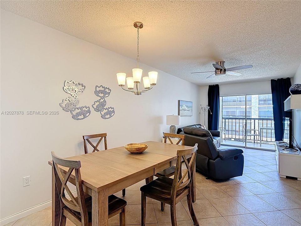For Sale: $409,000 (2 beds, 2 baths, 747 Square Feet)