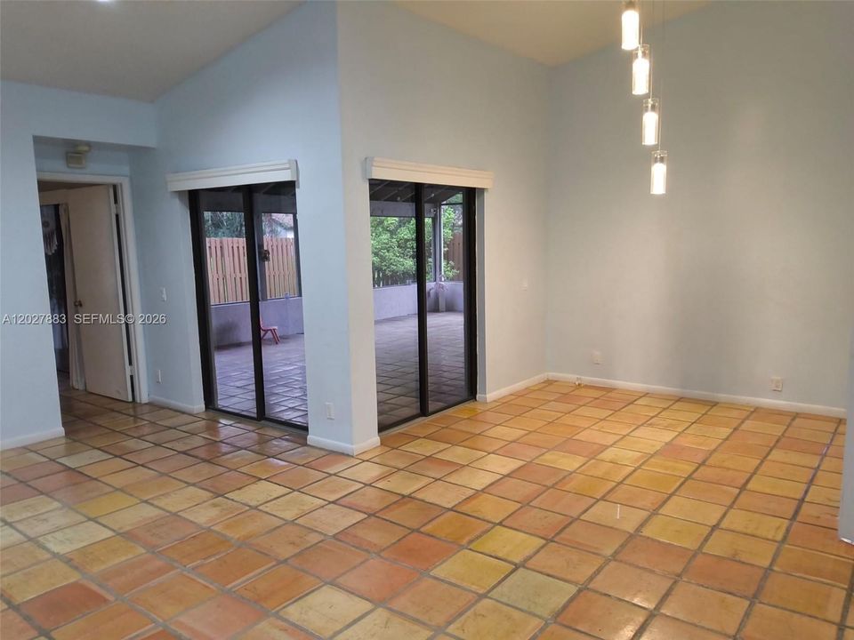 В аренду: $3,500 (3 спален, 2 ванн, 1611 Квадратных фут)