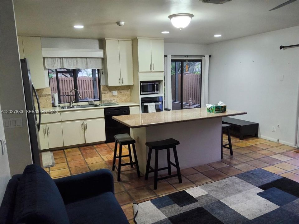 В аренду: $3,500 (3 спален, 2 ванн, 1611 Квадратных фут)