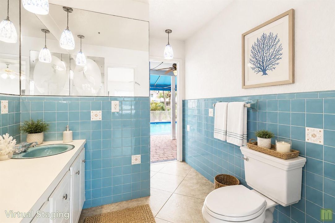 32 bath1c - staged