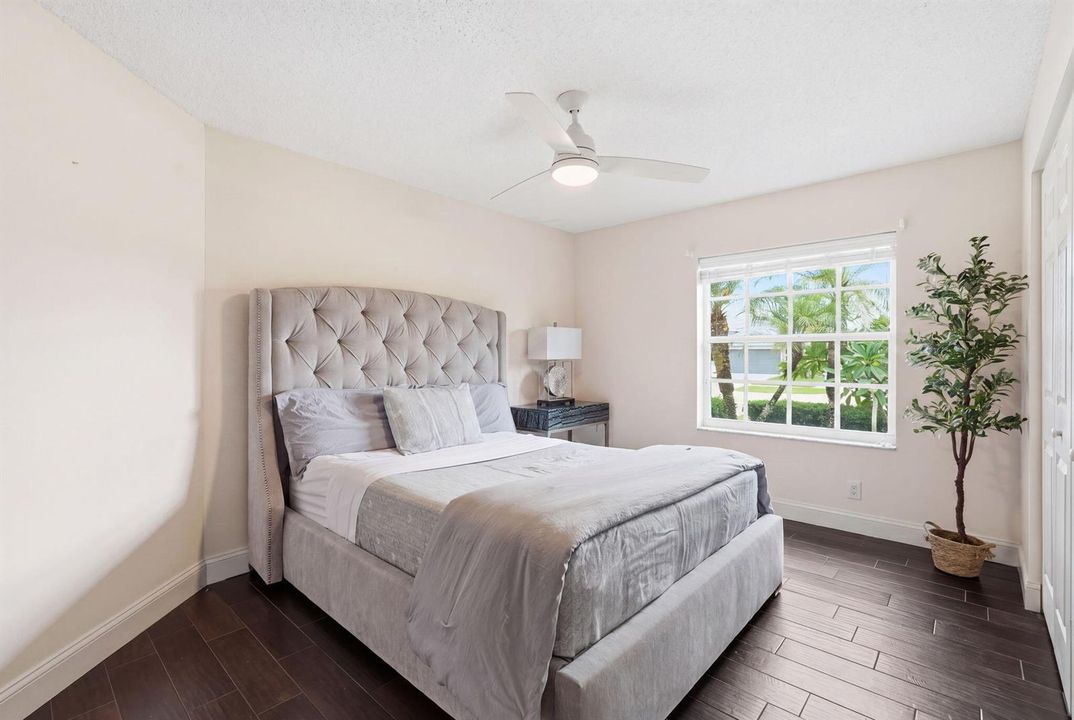 7-web-or-mls-3916_Cypress_Lake_Drive_007