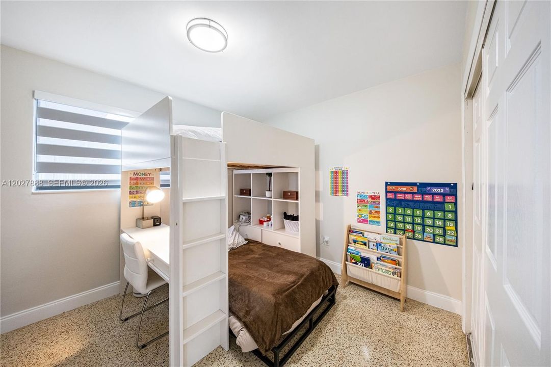 For Rent: $2,800 (2 beds, 1 baths, 1450 Square Feet)