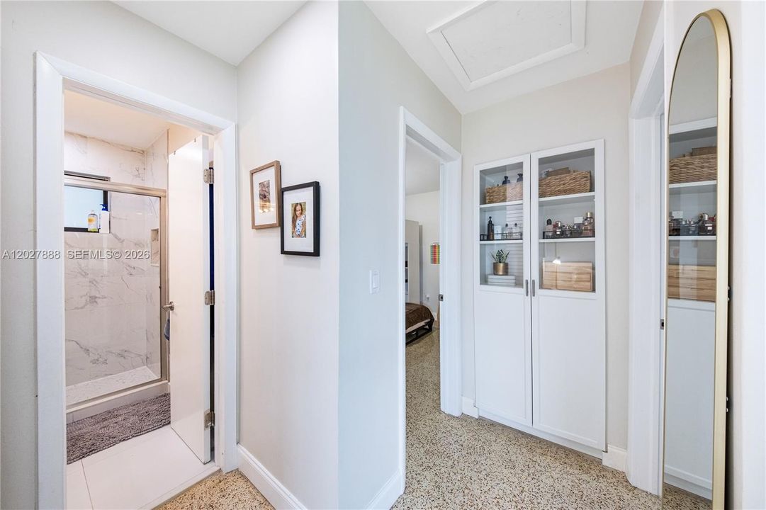 For Rent: $2,800 (2 beds, 1 baths, 1450 Square Feet)