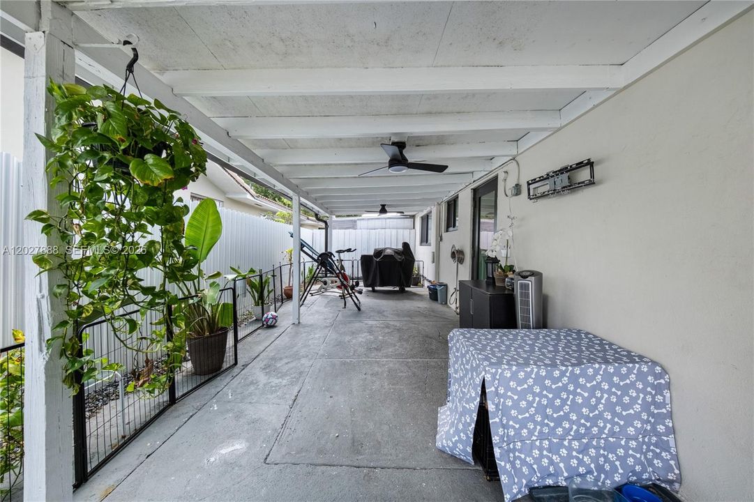 For Rent: $2,800 (2 beds, 1 baths, 1450 Square Feet)