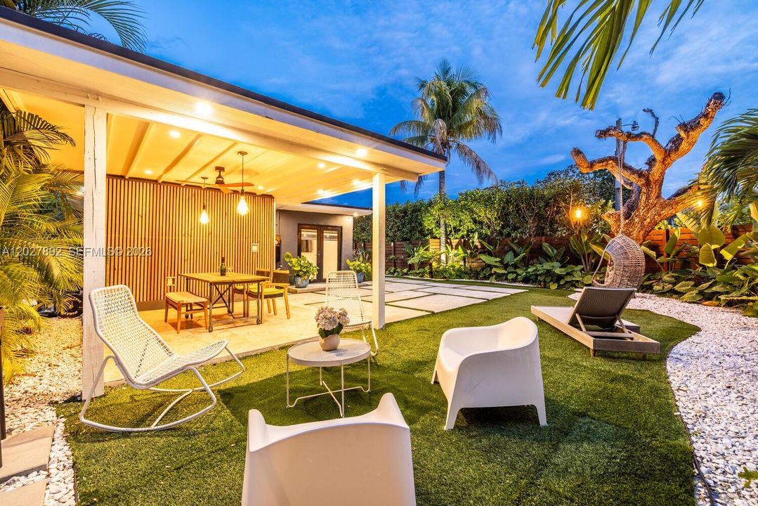 For Sale: $1,250,000 (3 beds, 2 baths, 1619 Square Feet)