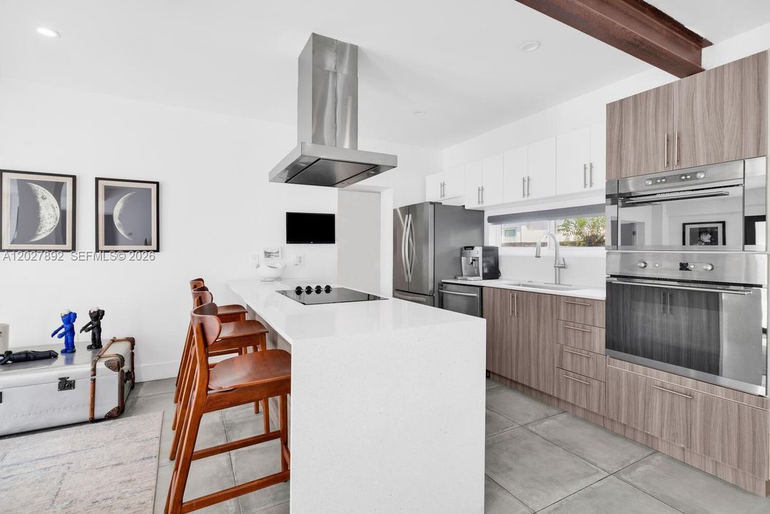 For Sale: $1,250,000 (3 beds, 2 baths, 1619 Square Feet)