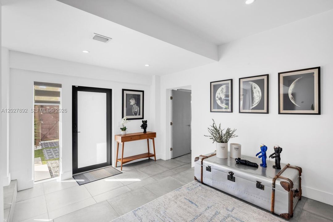 For Sale: $1,250,000 (3 beds, 2 baths, 1619 Square Feet)