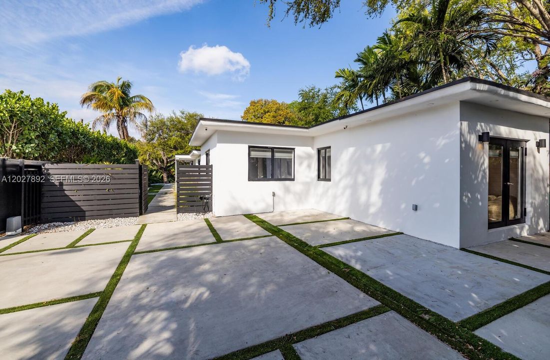 For Sale: $1,250,000 (3 beds, 2 baths, 1619 Square Feet)