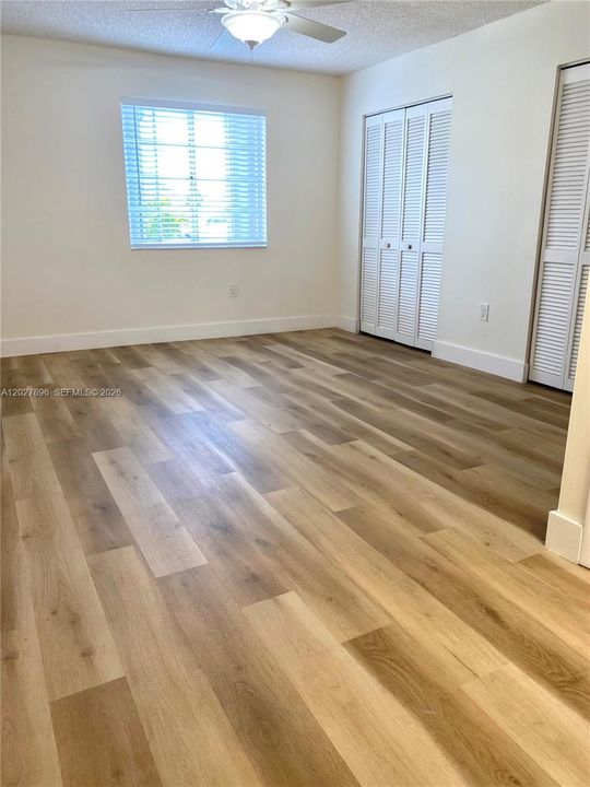 Active With Contract: $2,400 (2 beds, 2 baths, 960 Square Feet)