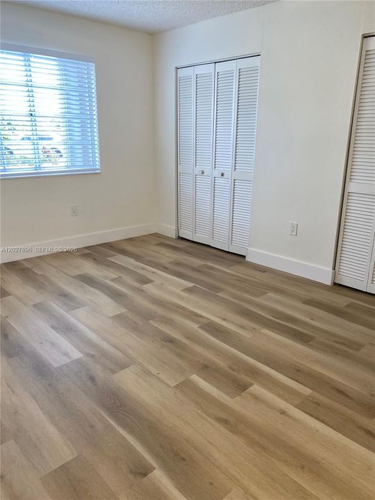 Active With Contract: $2,400 (2 beds, 2 baths, 960 Square Feet)