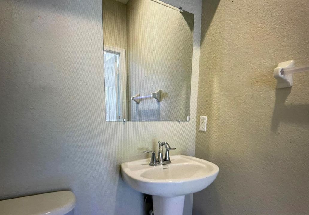 GUESTBAThroom