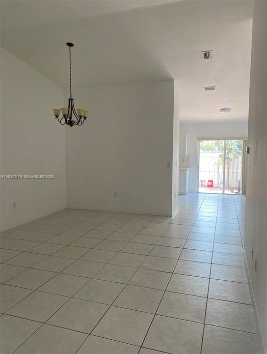 В аренду: $2,899 (3 спален, 2 ванн, 1224 Квадратных фут)