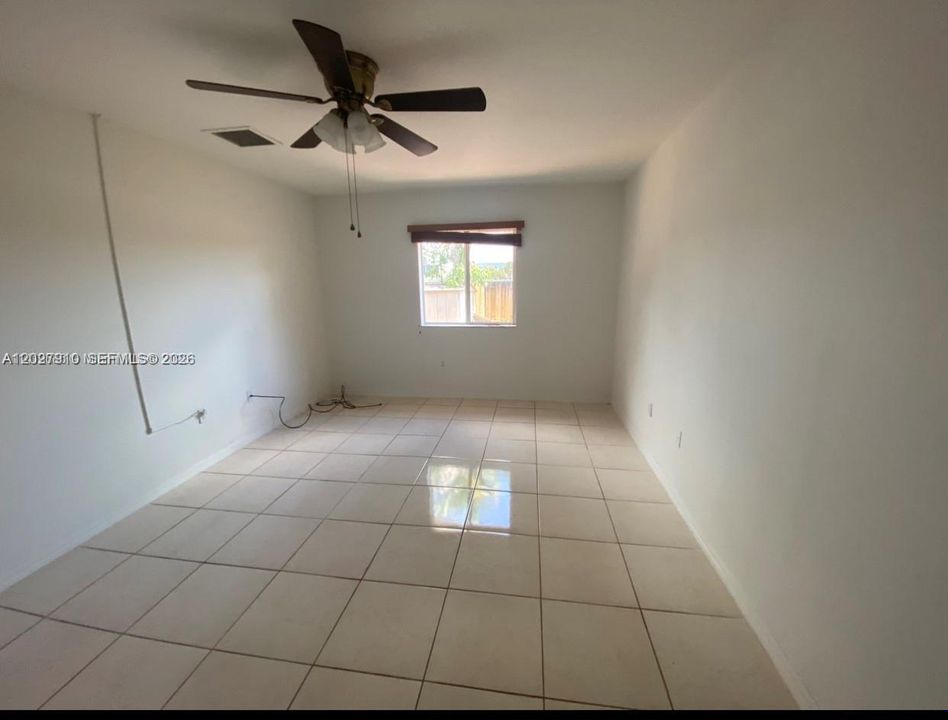 В аренду: $2,899 (3 спален, 2 ванн, 1224 Квадратных фут)