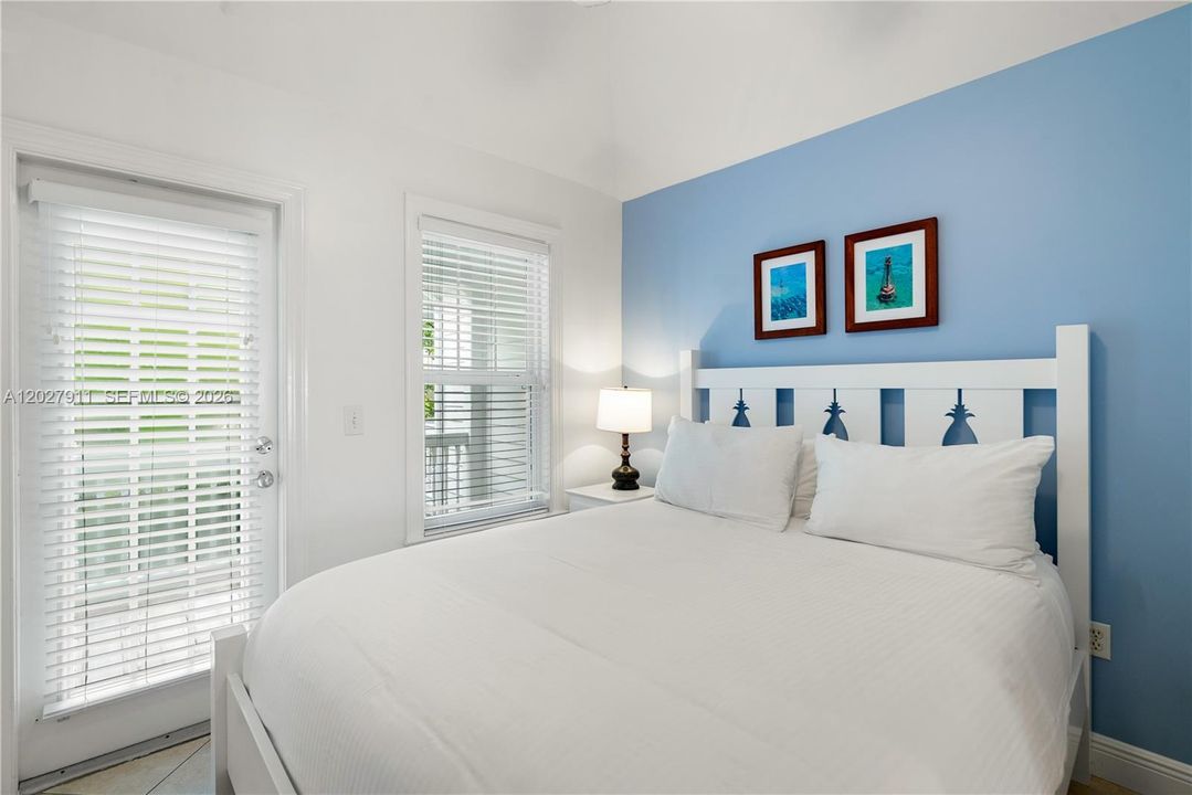 For Sale: $890,000 (3 beds, 2 baths, 1320 Square Feet)