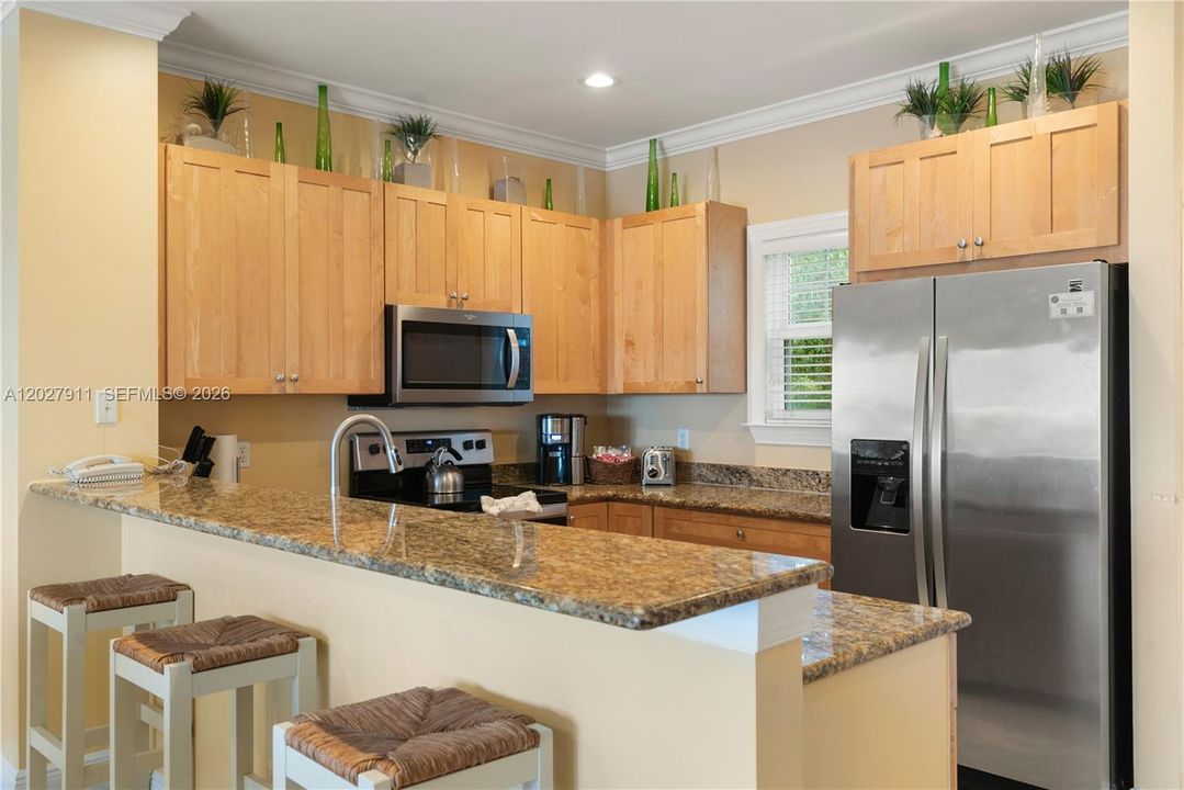For Sale: $890,000 (3 beds, 2 baths, 1320 Square Feet)