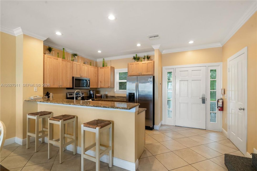 For Sale: $890,000 (3 beds, 2 baths, 1320 Square Feet)