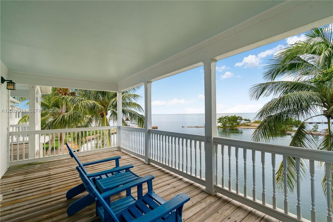 For Sale: $890,000 (3 beds, 2 baths, 1320 Square Feet)