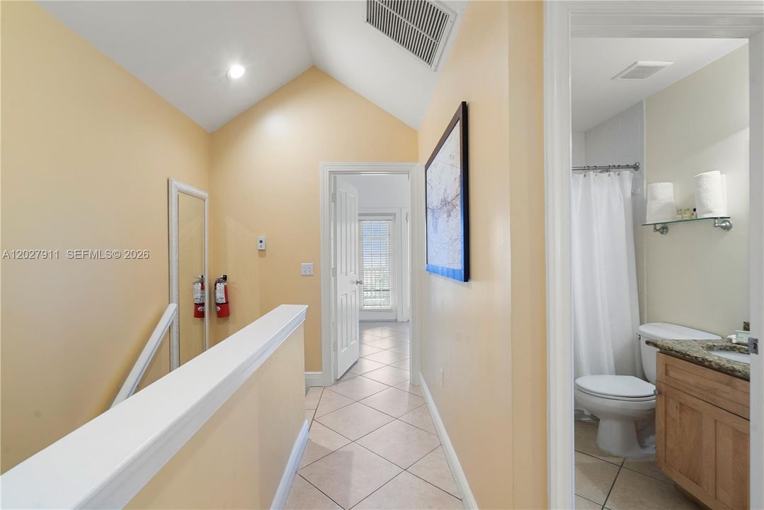 For Sale: $890,000 (3 beds, 2 baths, 1320 Square Feet)
